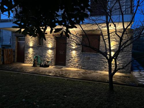 Φωτογραφία από το άλμπουμ του Villa Roula σε Mikrospiliá