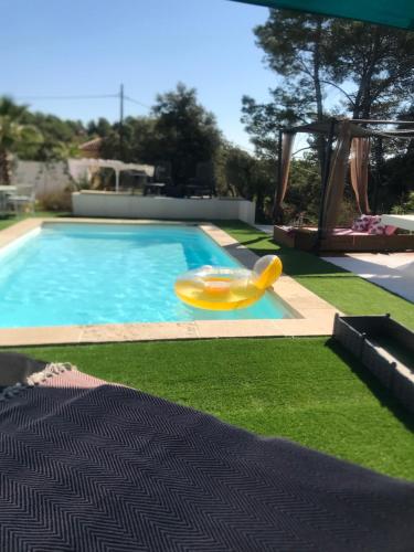 Πισίνα στο ή κοντά στο Villa LCP Jacuzzi extérieur & sauna