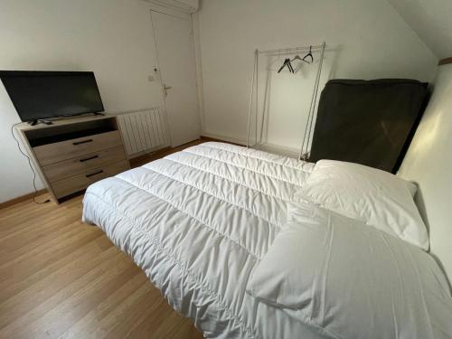 Photo de la galerie de l'établissement Chambre meublé idéale pour déplacement d'affaires, à Le Petit-Quevilly