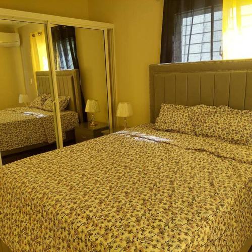 Katil atau katil-katil dalam bilik di Acogedor Apartamento en Santiago