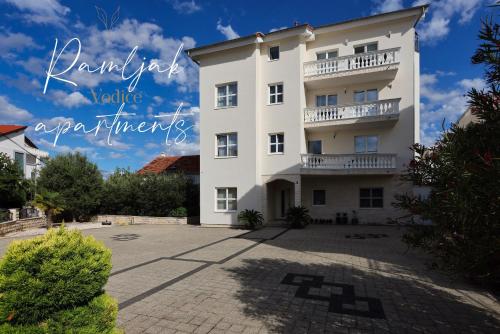 Apartment R A M L J A K "Rafael"