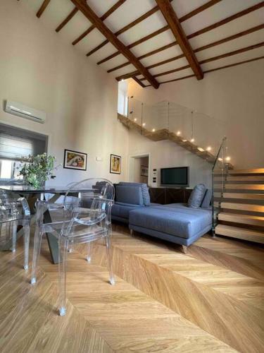 Caterina de' Medici luxury attic with terrace and parking