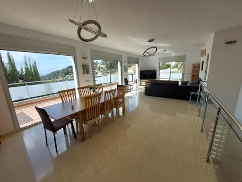 Holiday Villa privacy, pool, nature, with breathtaking view