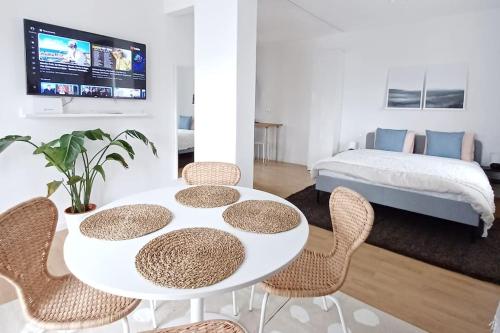 Shiny and relaxing 5th floor apartment