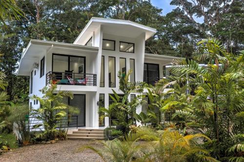 Casa Presidente (5 bed/5 bath/AC/infinity pool)
