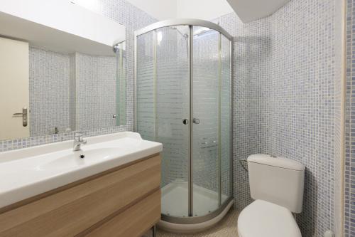 Ένα μπάνιο στο Aiolou cozy