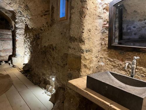 Gambar di galeri bagi CASA RURAL DE ENSUEÑO EN CANTALLOPS CON 9 HABITACIONES DOBLES CON BAÑOS PRIVADOS Y PISCINA DE 20M x 2,70M di Cantallops