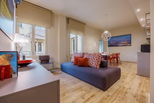 Lucy Florence charming modern apartment near Piazza della Libertà