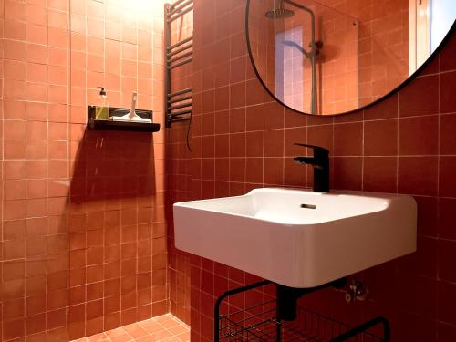 Peaceful 1bd apt in Conde Duque