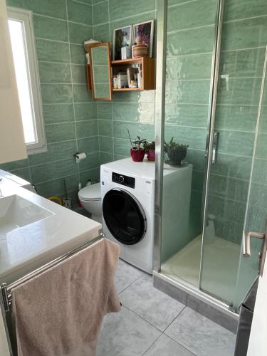 Photo de la galerie de l'établissement 2 chambres dans maison proche transports, à Conflans-Sainte-Honorine