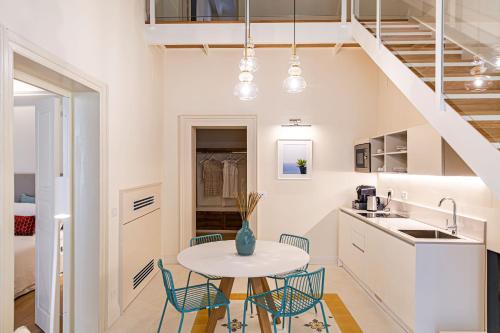 Suite Deluxe con bañera de hidromasaje y vistas al mar