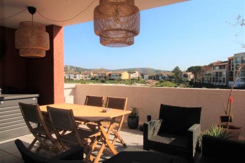 GASARTI Superbe T2 climatisé avec belle terrasse proche de la plage