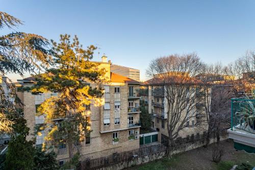 Serra 2br Apartment With Terrace by Halldis