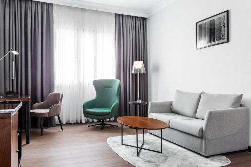 Гостиная зона в Radisson Blu Hotel, Tashkent