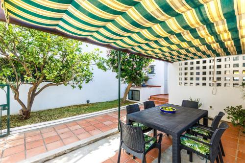 Un patio o zona al aire libre en A&N Ribeiro