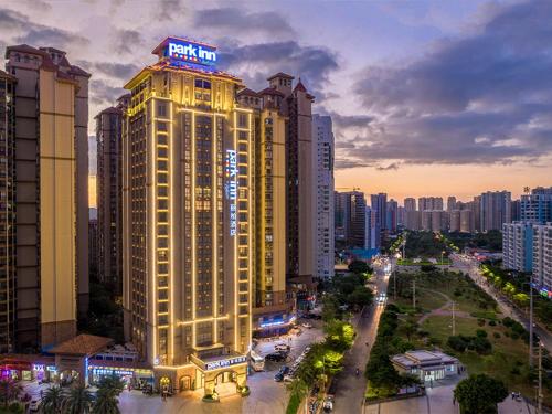 Afbeelding uit fotogalerij van Park Inn by Radisson Beihai Silver Beach Wanda Plaza in Beihai