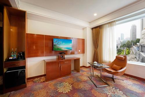 KINGSTON HOTELにあるテレビまたはエンターテインメントセンター