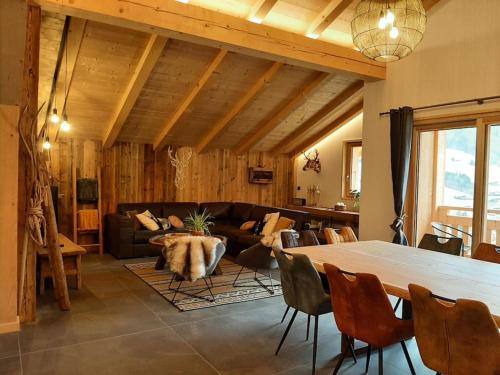Χώρος καθιστικού στο Chalet La Ferme d'Aimé, neuf, 15 personnes