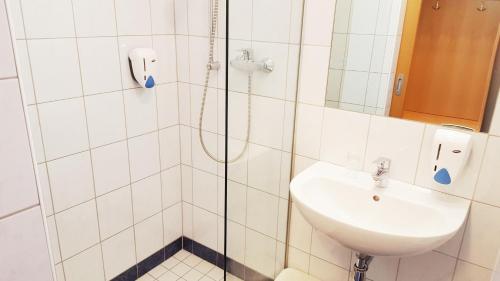 Un baño de G&K Hotel