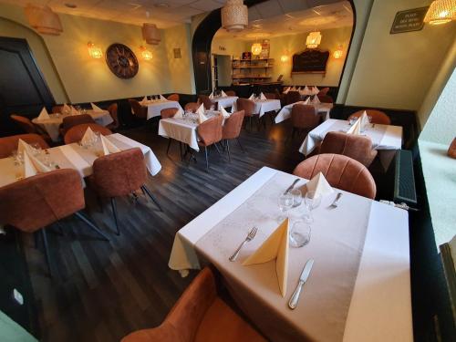 Gambar di galeri bagi Logis Hôtel Restaurant L'Odyssée Champêtre di Le Lude