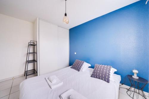 Bordeaux Bastide apartment with parking