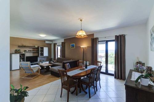 NV Hill ONE by Aneo Travel