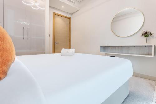 Koupelna v ubytování STAY BY LATINEM Luxury 2BR Holiday Home W1813 near Burj Khalifa