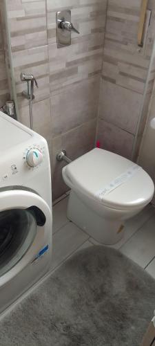 Ένα μπάνιο στο "HOUSE OF LELLA" Appartamento 2 Camere da letto