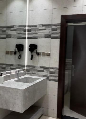 Bilik mandi di حكاية مسكن
