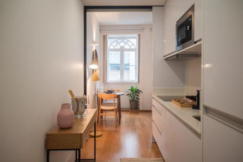 Santa Catarina Charm Apartment Downtown near Metro