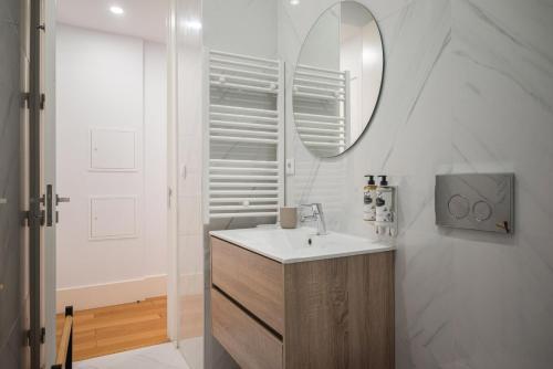 Santa Catarina Charm Apartment Downtown near Metro