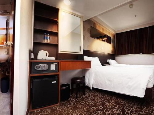 Gallery image of Lander Hotel Prince Edward in Hong Kong