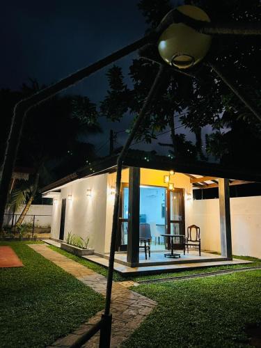 Το κτήριο όπου στεγάζεται  η βίλα