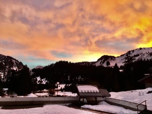 Photo de la galerie de l'établissement Appartement au Sommand au pied des pistes, à Mieussy