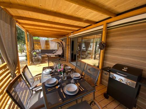 Home De Luxe M&D