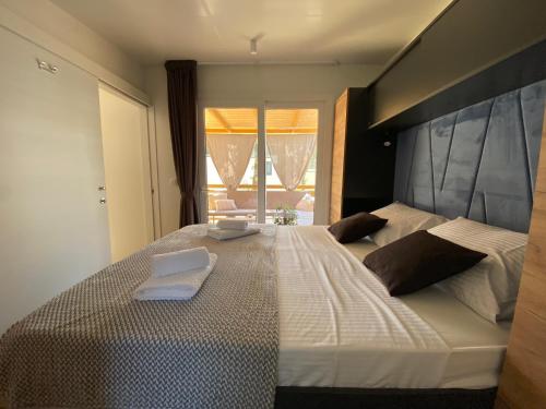 Home De Luxe M&D