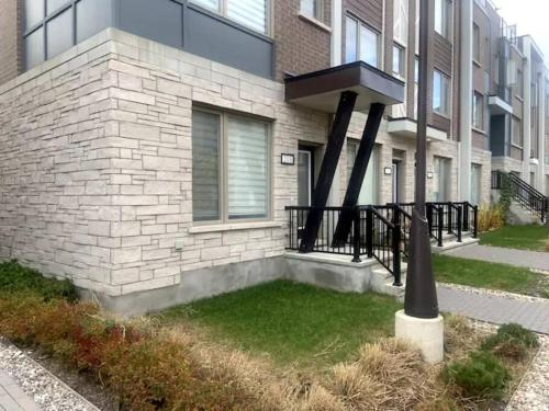 Luxury Townhome- Rooftop Terrace