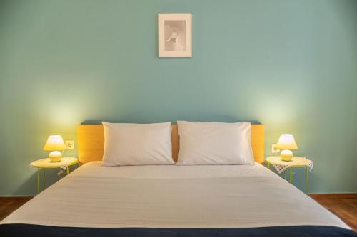 Family Apartment 10' from the Acropolis 100m2