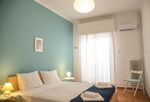Family Apartment 10' from the Acropolis 100m2