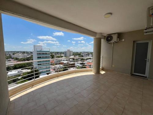 a balcony with a view of a city at Hermoso depto, inmejorable zona! in Santa Rosa