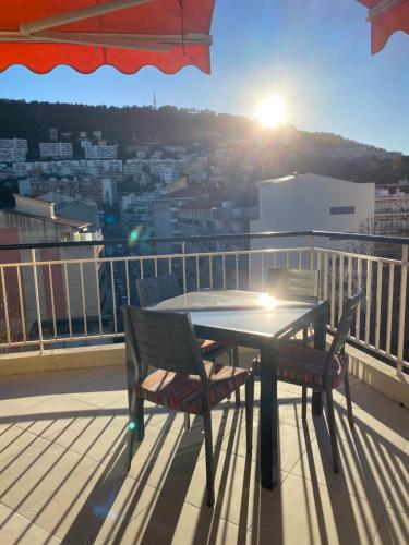 F4 120 m2 10 minutes à pieds du vieux nice