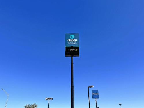 Afbeelding uit fotogalerij van Clarion Pointe Winslow I-40 in Winslow