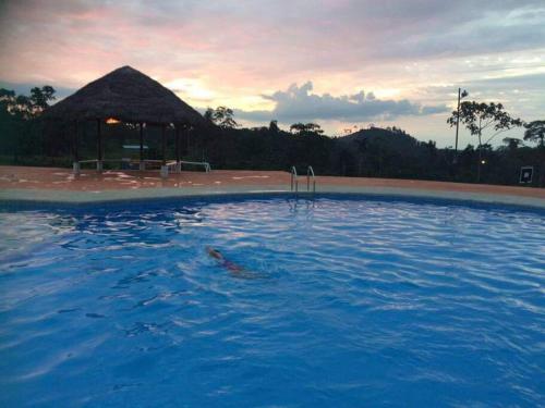 สระว่ายน้ำที่อยู่ใกล้ ๆ หรือใน Casa Campestre Mi Refugio