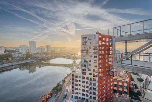 CHARMING APARTMENT WITH PANORAMIC SEINE RIVER & EIFFEL TOWER VIEWs