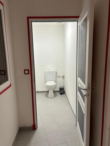 Bilik mandi di Gîte Echelle