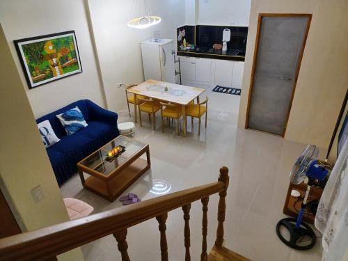 Kuchyň nebo kuchyňský kout v ubytování Cebu City Unit1 Spacious 2BR near SM Seaside NuStar Ocean Park Dynamic Herb Anjo