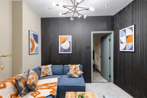 Modern & Funky 3-BR Duplex with Games Room & Sauna