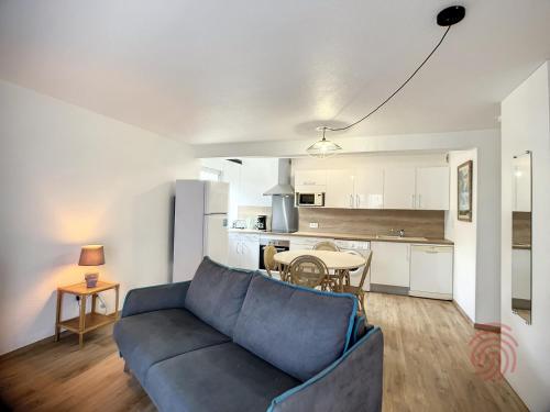 Studio Lamalou-les-Bains, 1 pièce, 2 personnes - FR-1-451-56にあるキッチンまたは簡易キッチン