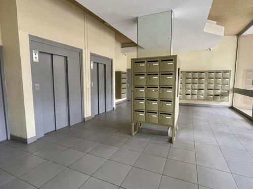 Photo de la galerie de l'établissement Appartement cosy 2 pièces avec WIFI, terrasse Ouest, 50m plage et commerces - Canet Sud - FR-1-748-21, à Canet