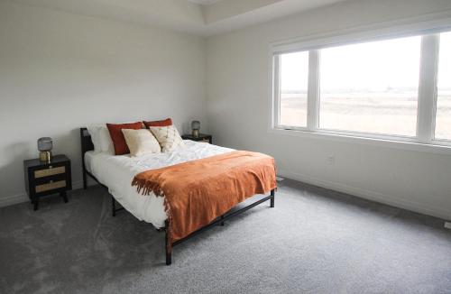 Voodi või voodid majutusasutuse Historic West Galt - New Modern Home toas